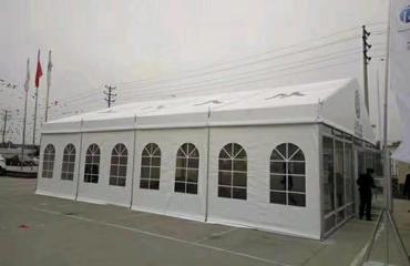 南昌展覽慶典一站式租賃服務 大棚、桌椅、帳篷、鐵馬與紡織品清潔全攻略